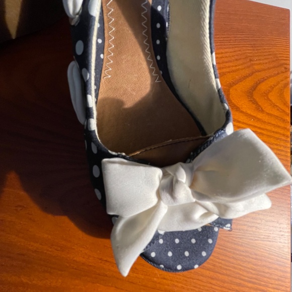 Sperry Top Sider Navy Blue/White Polka Dot Wedge Shoes With White Bow Design- N - Picture 9 of 11